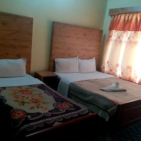 Hotel Marigold Pokhara Bagian luar foto