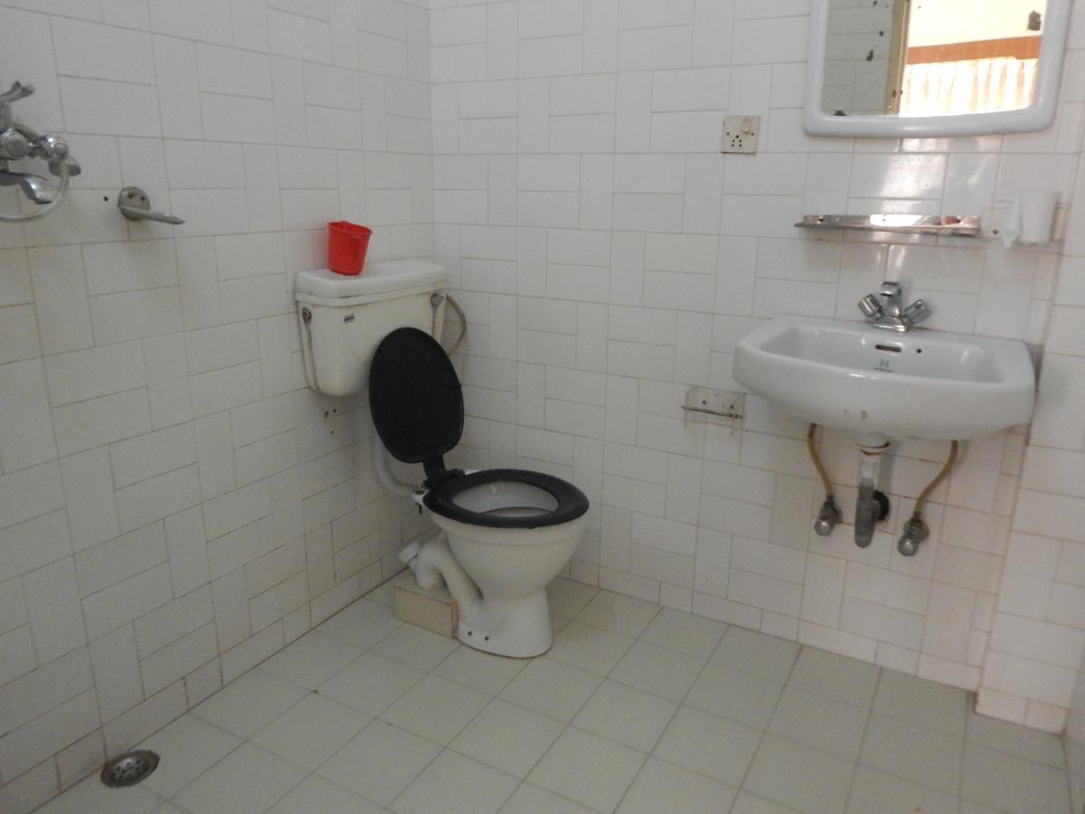 Hotel Marigold Pokhara Bagian luar foto