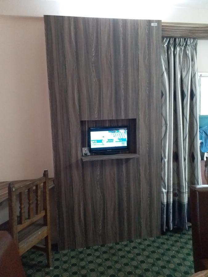 Hotel Marigold Pokhara Bagian luar foto