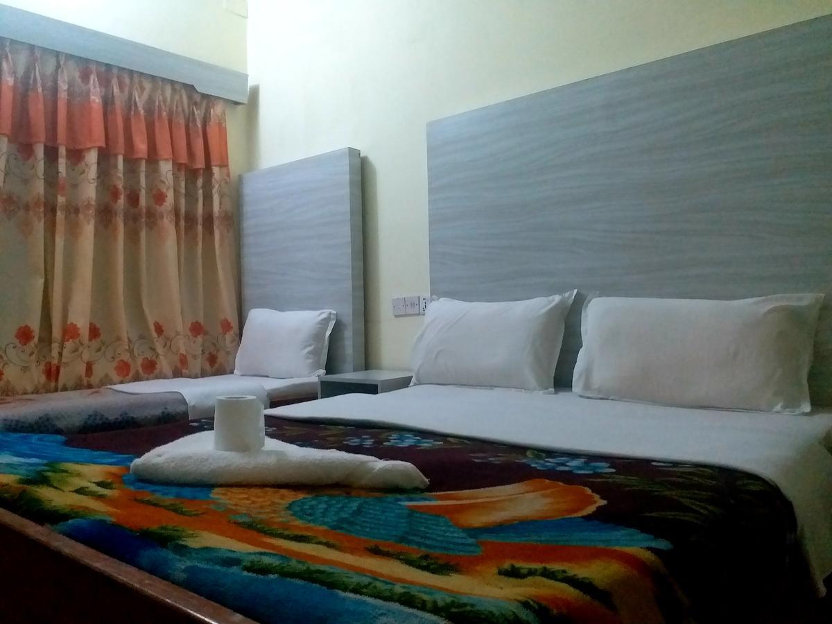 Hotel Marigold Pokhara Bagian luar foto