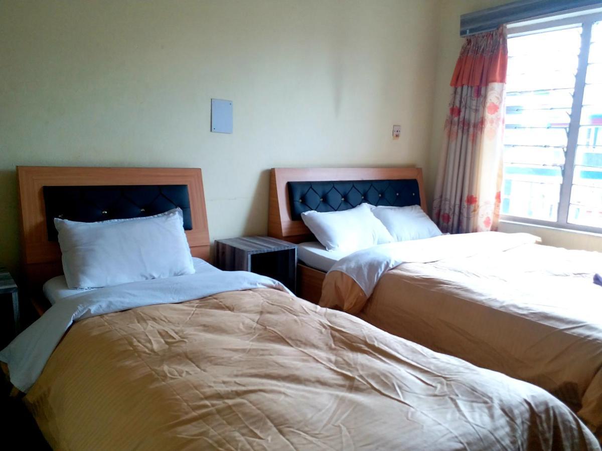 Hotel Marigold Pokhara Bagian luar foto